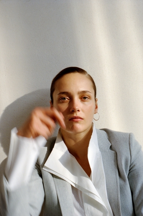 Vogue_Poland_April_Issue_with_Karmen_Pedaru